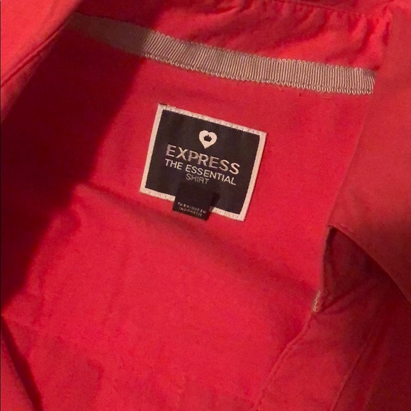 Express the Essential shirt - Picture 2 of 3